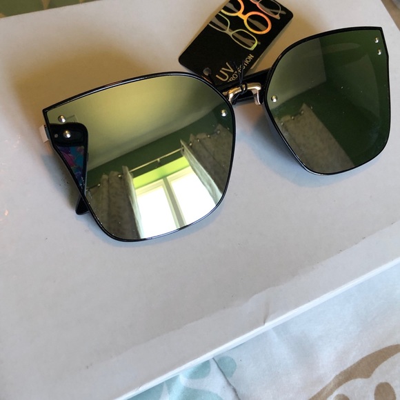 Sunglasses - Picture 6 of 8